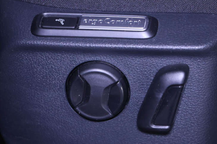 Volkswagen Passat 2,0 TDI DSG LED Navi DPH