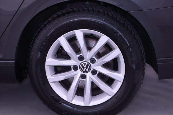 Volkswagen Passat 1,5 TSI DSG CZ Business DPH