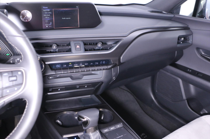 Lexus UX 250h 2,0 112kW Business Edition DPH