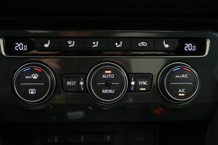 Volkswagen Tiguan 1,4 TSI DSG R-line matrix virtual
