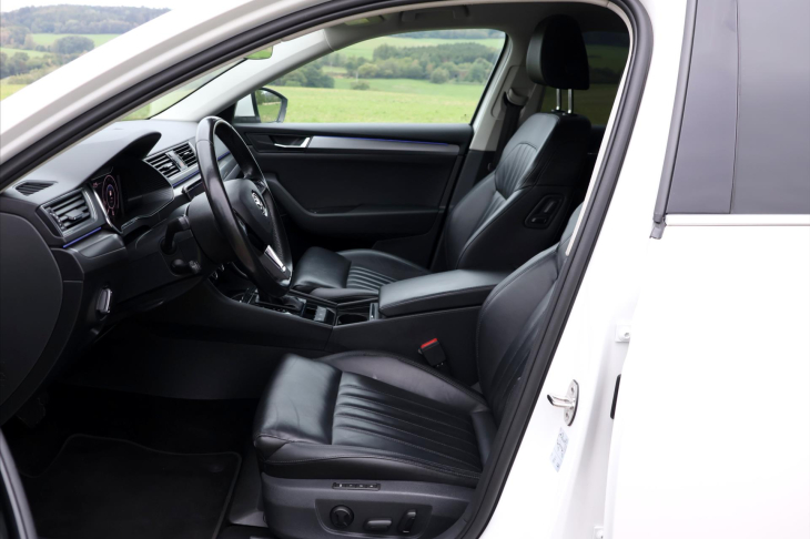 Škoda Superb 2,0 TDI DSG Style+  Navi ACC