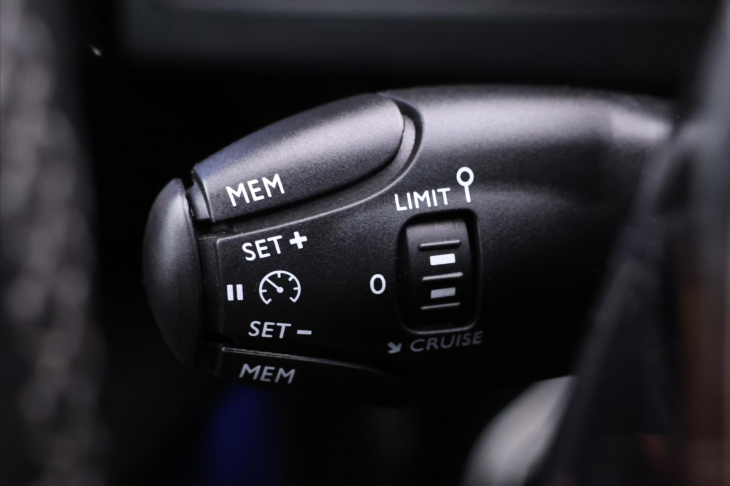 Peugeot 3008 1,2 PureTech 96KW CZ ALLURE