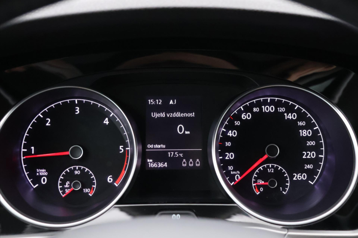 Volkswagen Touran 1,6 TDI 81kW Navi Tažné