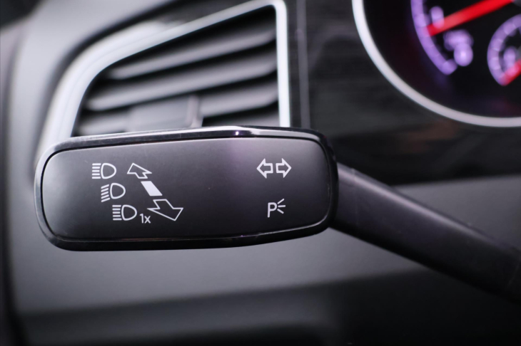 Volkswagen Golf Sportsvan 1,5 TSI 96kW LED Navi Panorama