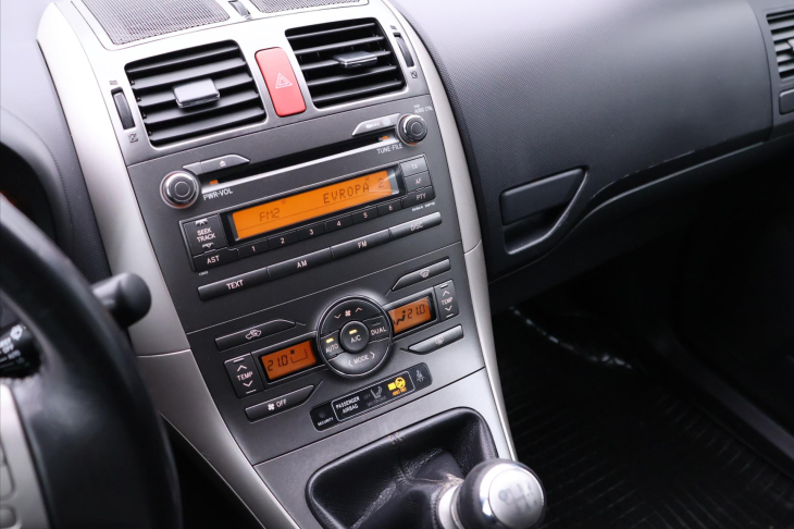 Toyota Auris 2,0 D-4D 93kW Xenon Tažné