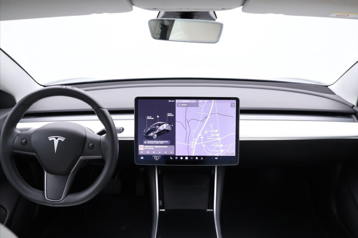 Tesla Model 3 Long Range AWD tažné DPH
