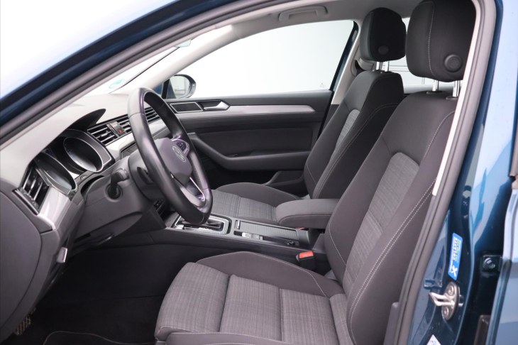 Volkswagen Passat 2,0 TDI DSG Business 1.Maj DPH