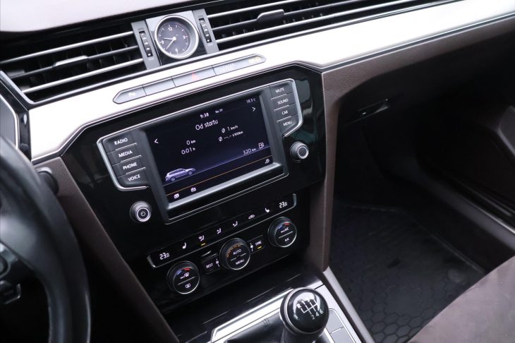 Volkswagen Passat 2,0 TDI 110kW Highline LED CZ
