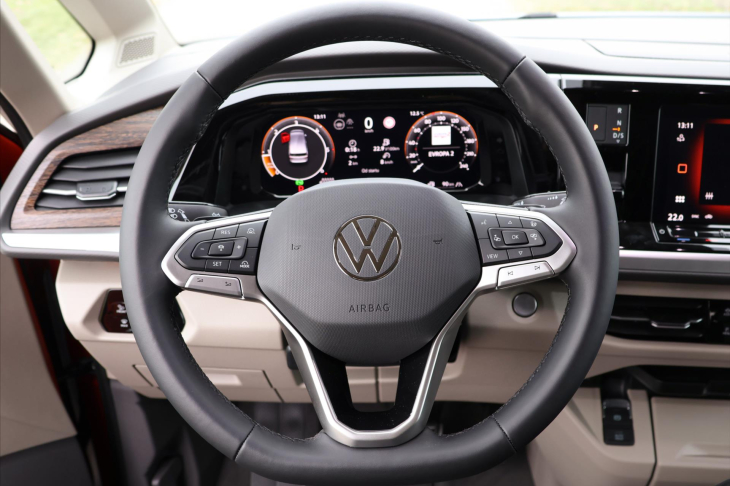 Volkswagen Multivan 2,0 TDI DSG Long Style 7-Míst