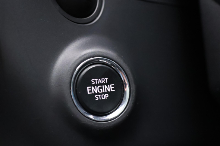 Škoda Octavia 2,0 TDI 110kW DSG Matrix DPH