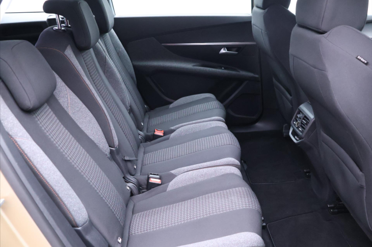 Peugeot 5008 1,2 PureTech 96kW Navi Virtual