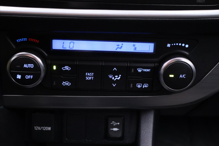 Toyota Auris 1,3 Dual VVT-i 73kW Klima CZ