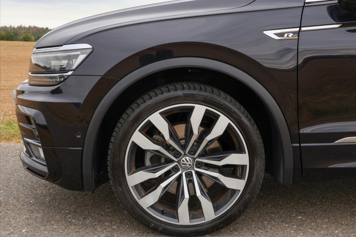 Volkswagen Tiguan 2,0 TDI DSG 4x4 CZ DPH R-Line