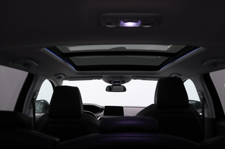 Peugeot 5008 1,2 PT 96kW Allure PANO 7-míst