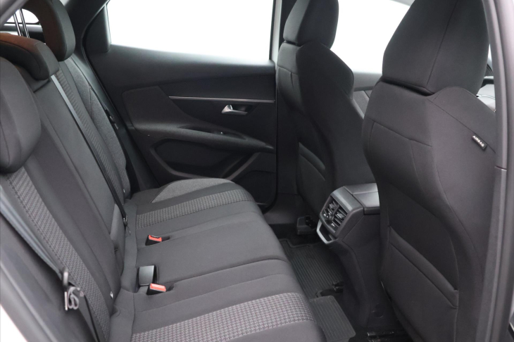 Peugeot 3008 1,5 BlueHDi 96Kw CZ DPH