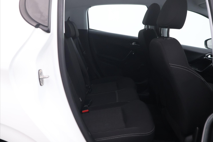 Peugeot 208 1,2 PureTech Klima CZ 1.Maj.