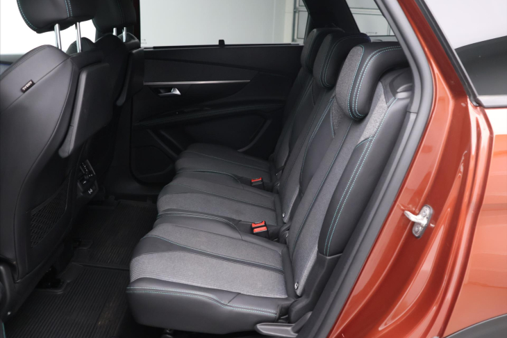 Peugeot 5008 1.2 PT 96kW 1.maj Allure CZ