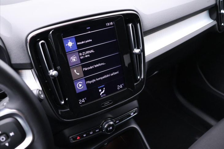 Volvo XC40 2,0 T4 Drive-E Momentum AWD CZ