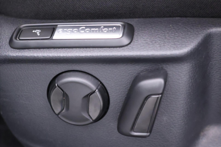 Volkswagen Passat 2,0 TDI 110kW DSG Matrix DPH