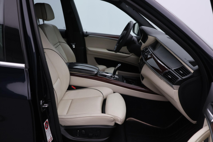 BMW X5 3,0 xDrive 40d 225kW CZ Kůže