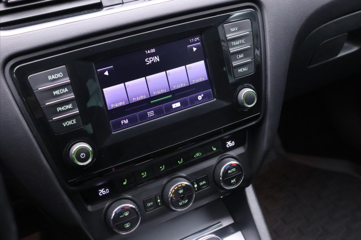 Škoda Octavia 1,6 TDI 77kW DSG Elegance CZ