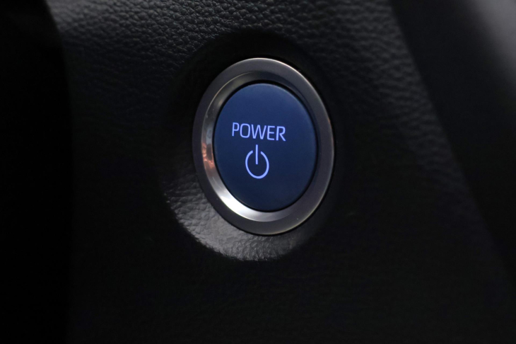 Toyota Corolla 1,8 HB Executive Aut. DPH CZ 1.Maj.