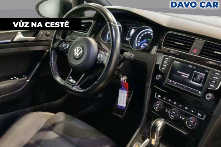 Volkswagen Golf 2,0 TSI R 221kW DSG 4Motion