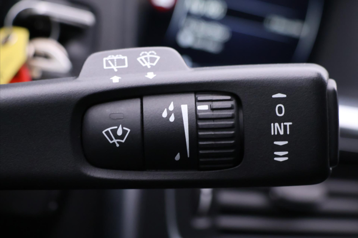 Volvo V60 2,0 D3 110kW Momentum
