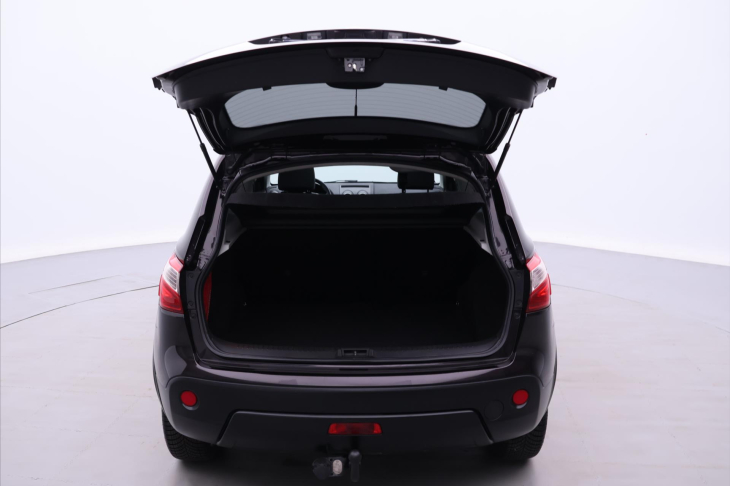 Nissan Qashqai 2,0 i 104kW Aut. Tekna Webasto