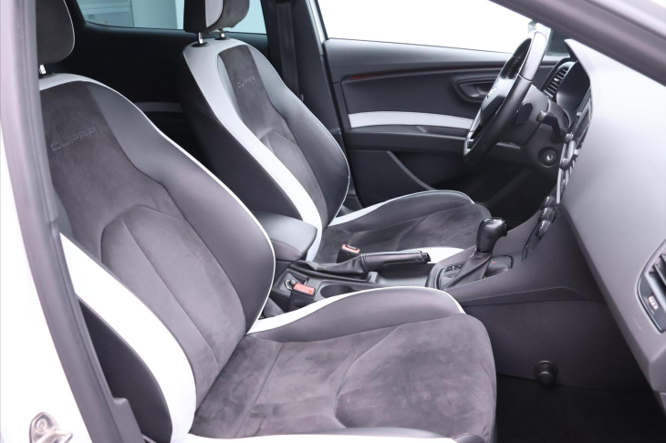 Seat Leon 2,0 TSI DSG Cupra 206kW LED CZ