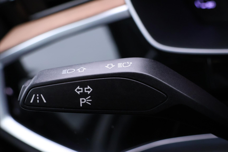 Audi Q3 2,0 TDI 110kW Advanced CZ DPH