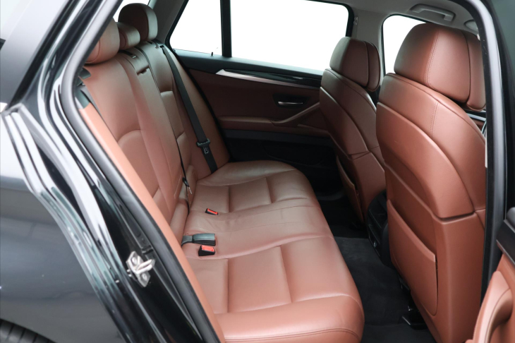 BMW Řada 5 3,0 530d 190kW Touring