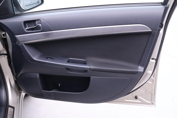 Mitsubishi Lancer 1,8 i 105kW Aut.klima