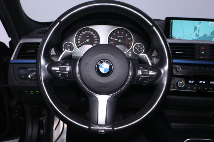 BMW Řada 3 2,0 330i xDrive M SPORT