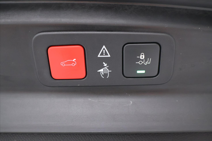 Peugeot 5008 1.2 PT 96kW 1.maj Allure CZ