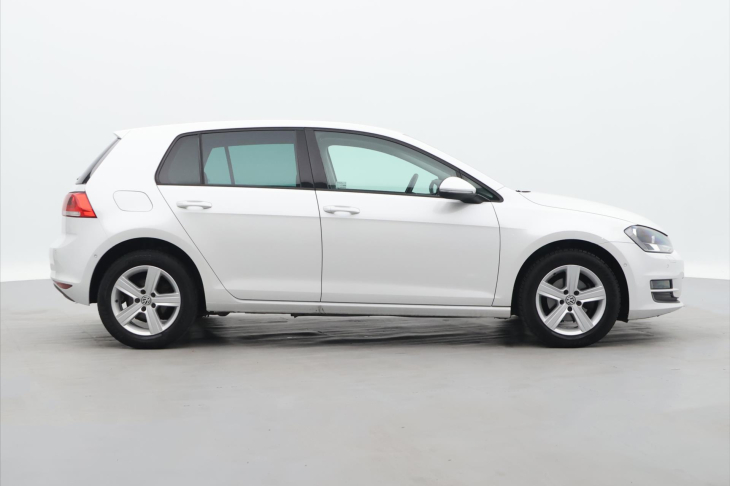 Volkswagen Golf 1,2 TSI 77kw ORIG.ALU Perleť