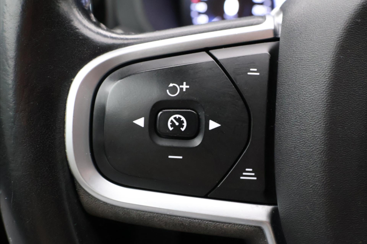 Volvo XC60 2,0 B4 Drive-E MomentumPro AWD