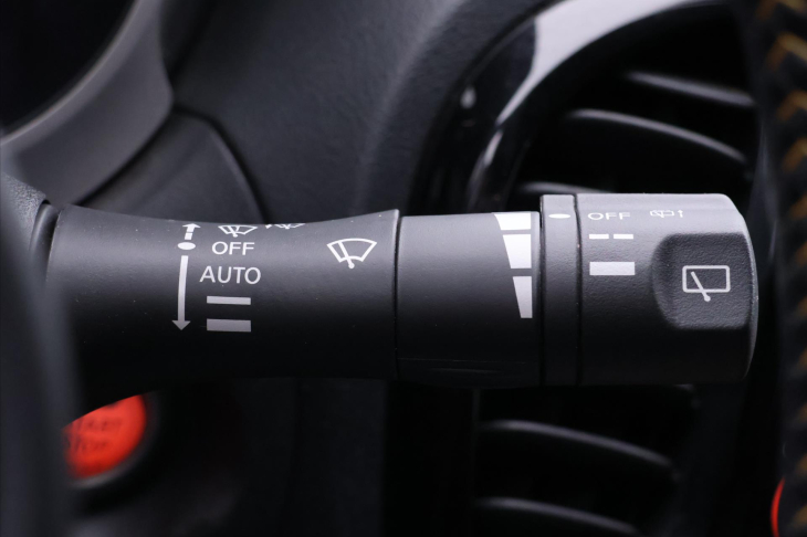 Nissan Juke 1,6 i N-Connecta 86kW CZ 1.Maj