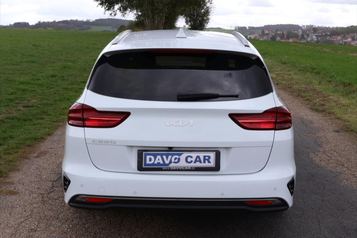 Kia Ceed 1,5 T-GDI 117kW DCT TOP DPH CZ