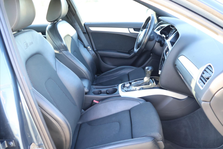 Audi A4 2,0 TDI 130kW Quattro S line