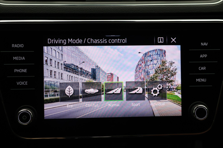 Škoda Superb 2,0 TDI 110kW L&K DSG DPH CZ