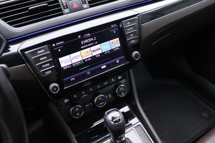 Škoda Superb 2,0 TDI 140kW 4x4 DSG CZ L&K