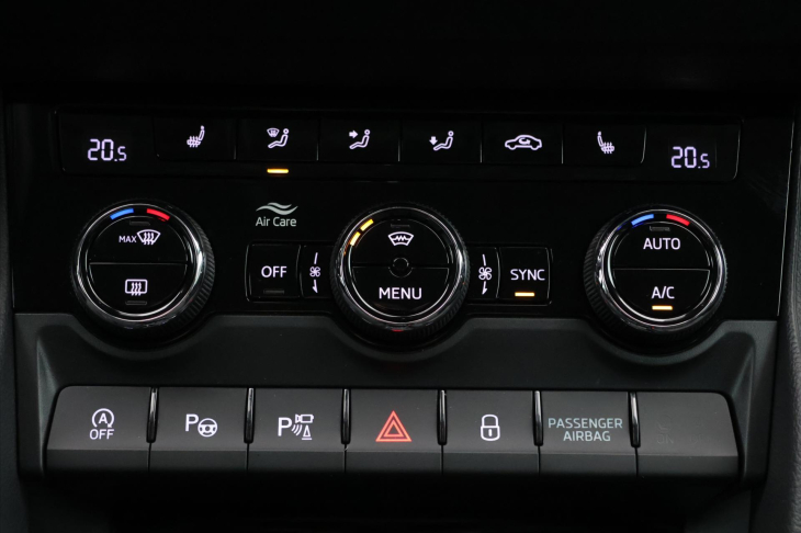 Škoda Karoq 2,0 TDI DSG Style Matrix DPH