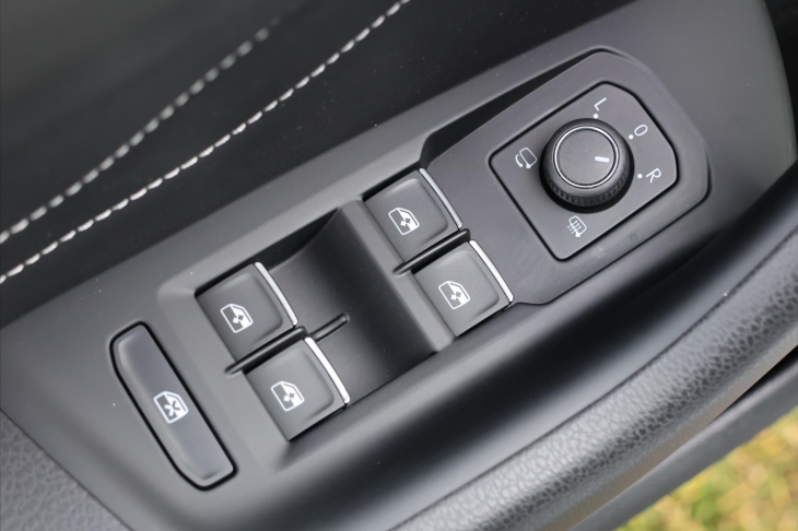 Volkswagen Arteon 2,0 TSI 206 kW R-line DSG DPH CZ