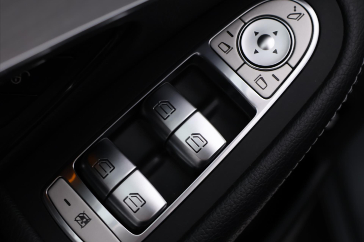 Mercedes-Benz GLC 2,0 220d 143kW 4X4 LED