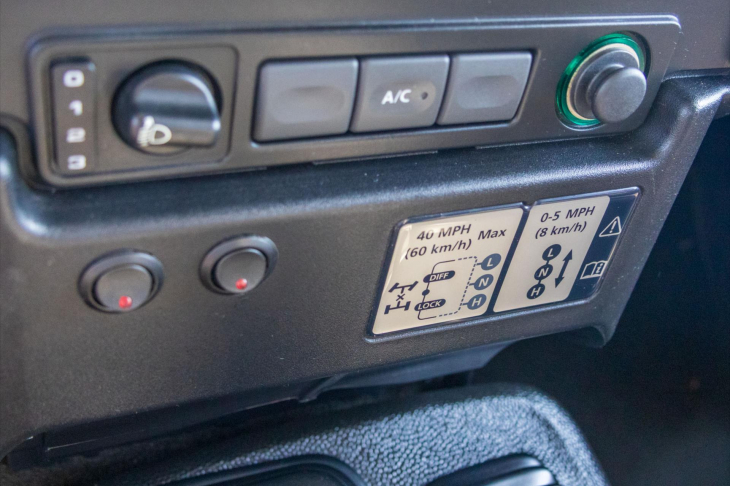 Land Rover Defender 2,2 TD Crew Cab Nový motor