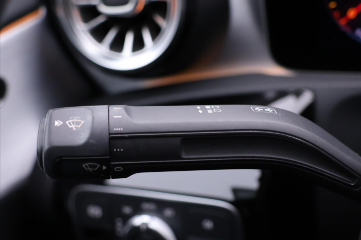 Mercedes-Benz CLA 1.3 180 100kW AMG LINE CZ DPH