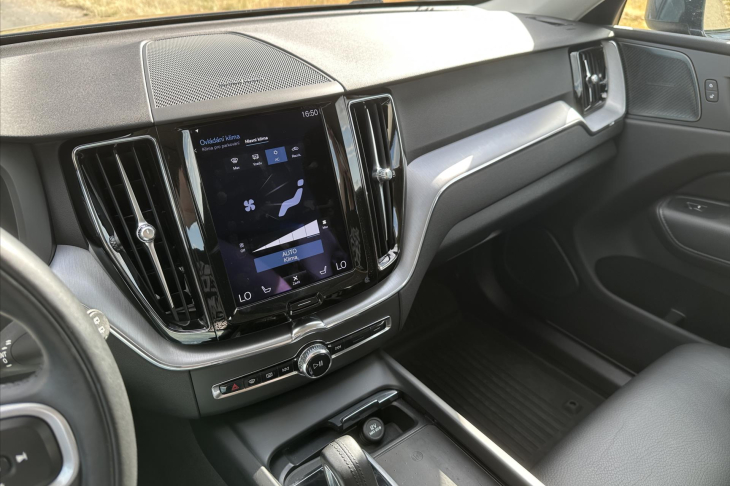 Volvo XC60 2,0 145 kW D4 AWD Momentum