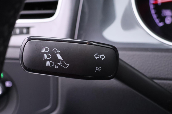 Volkswagen Golf 1,0 TSI 85kW CZ 86 000 km