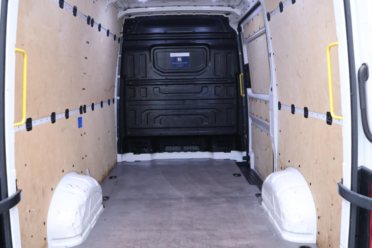 Volkswagen Crafter 2,0 TDI L2H2 Klima 1.Maj DPH